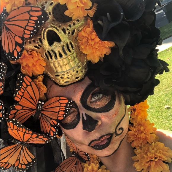 Caught by BUTTERFLIES - Picture 4 of 4